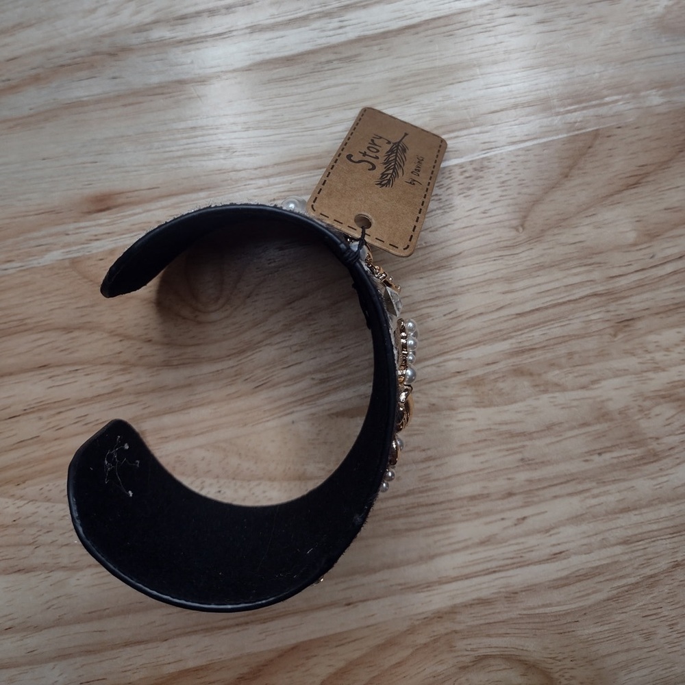 LL* New! Cowprint Bee Cuff Fashion Bracelet - Picture 4 of 4